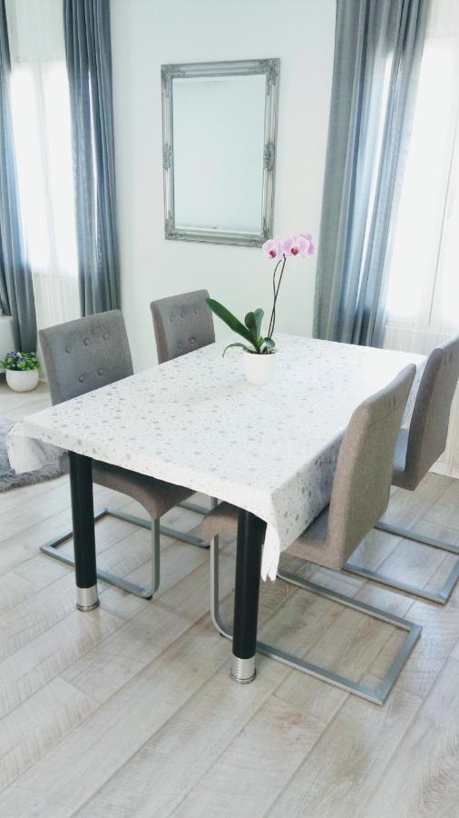 Apartment Davorka Makarska Bagian luar foto