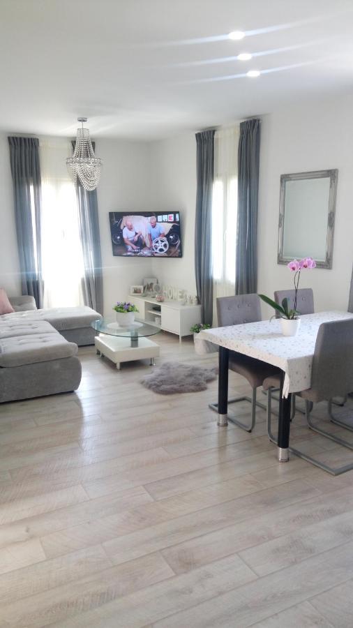 Apartment Davorka Makarska Bagian luar foto