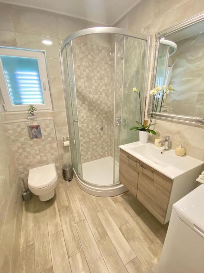 Apartment Davorka Makarska Bagian luar foto