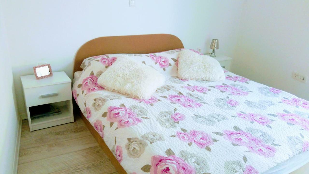 Apartment Davorka Makarska Bagian luar foto